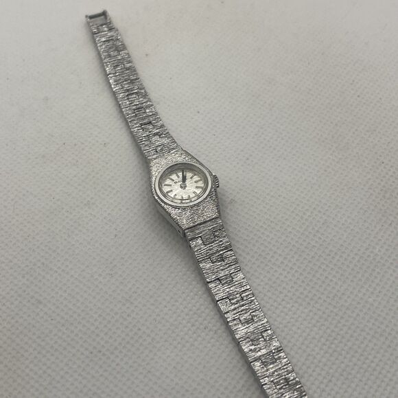 VINTAGE 1970s BULOVA GODDESS OF TIME WIND-UP WATCH BRACELET #3676 Works - Picture 7 of 11